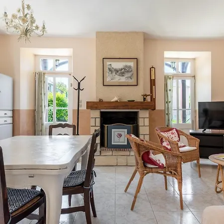 בית נופש Maison Avec Beau Jardin - Centre D'arromanches ארומנש-לה-באינס