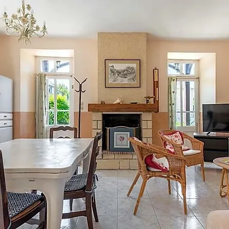 Сasa de vacaciones Maison Avec Beau Jardin - Centre D'arromanches *